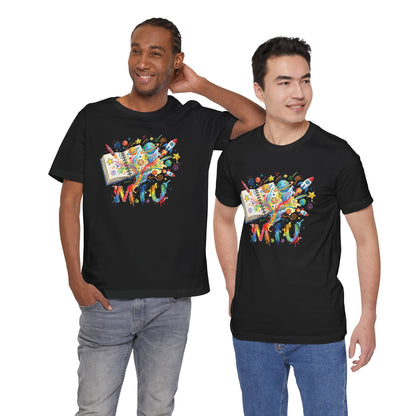 Camiseta Unisex Adulto M.I.U — Logo Libro & Universo | Fé, Aventura, Imaginación