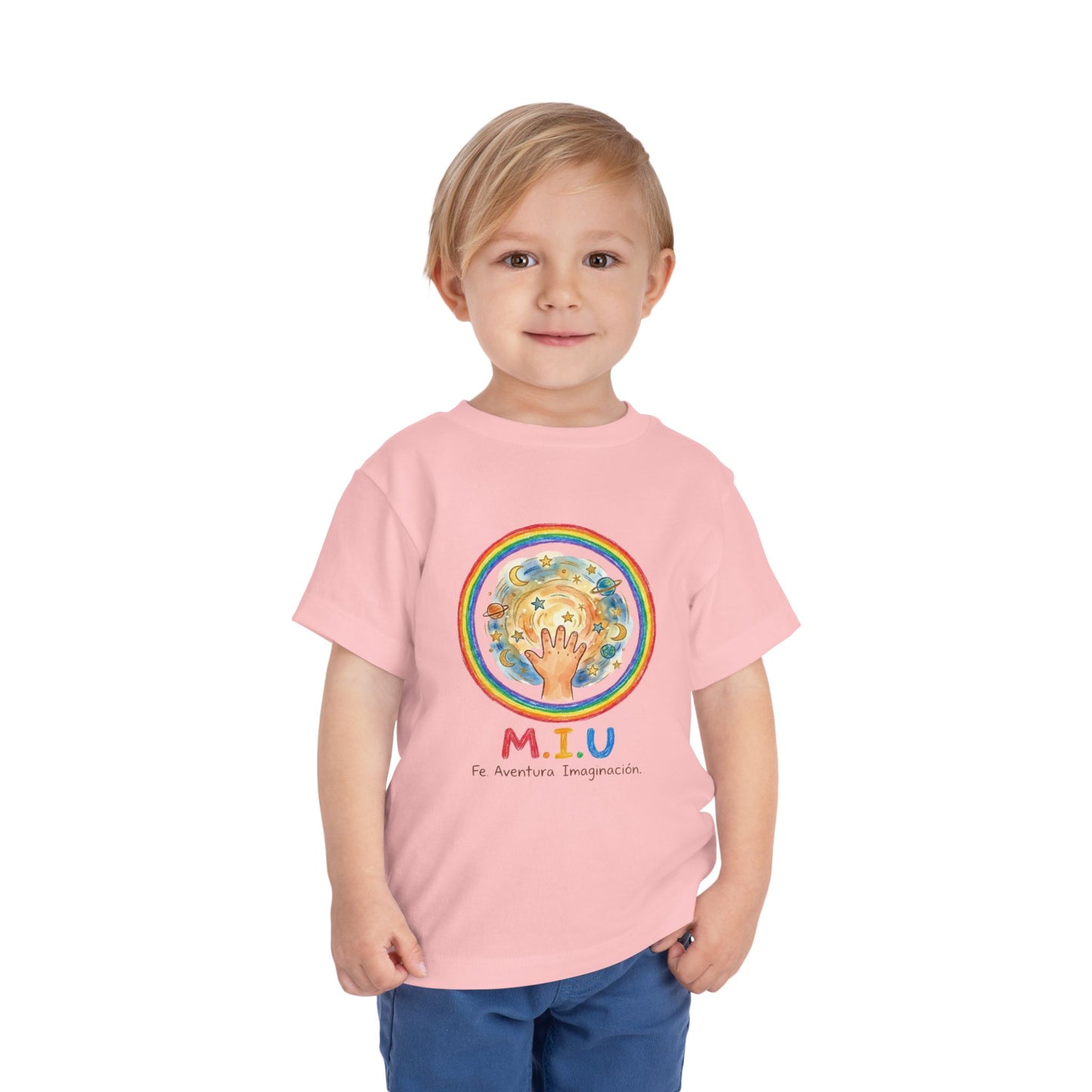 Camiseta Toddler M.I.U — Logo Manito Arcoíris | Fe, Aventura, Imaginación