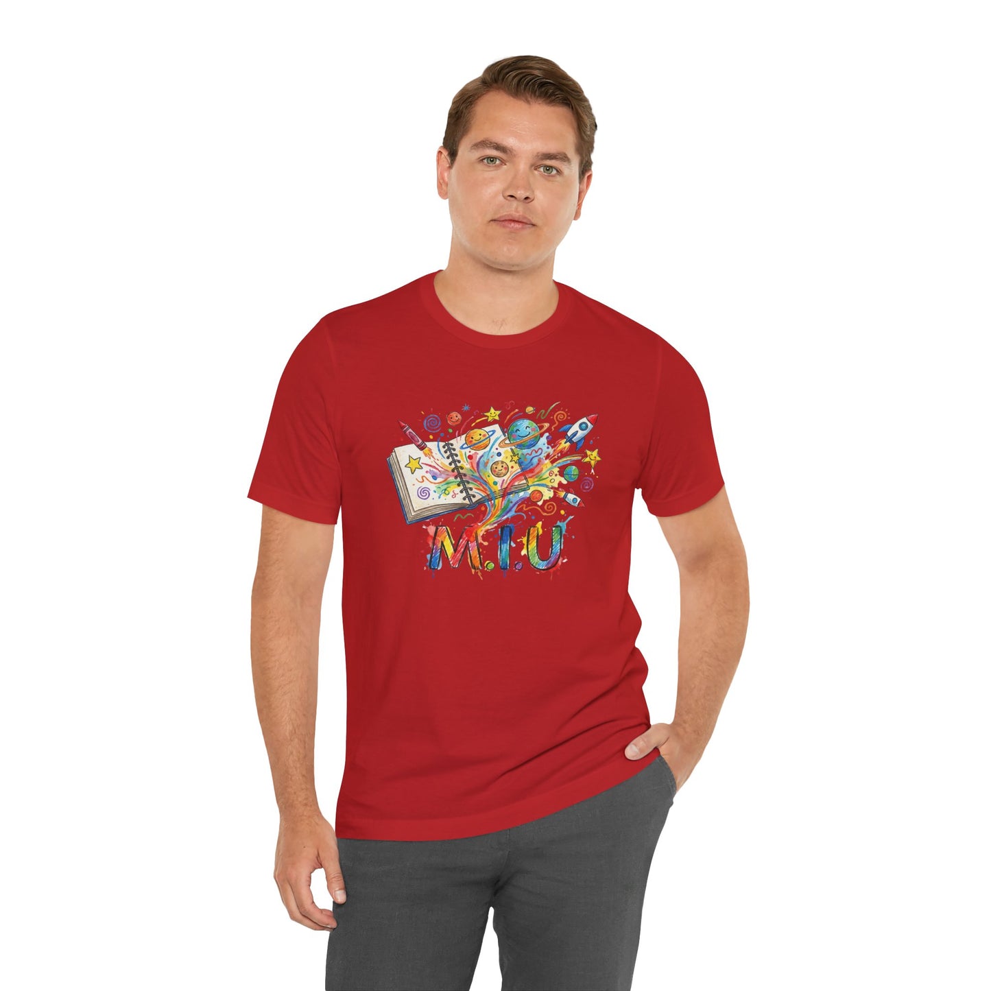 Camiseta Unisex Adulto M.I.U — Logo Libro & Universo | Fé, Aventura, Imaginación