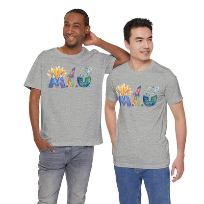 Camiseta Unisex Adulto M.I.U — Logo Fe, Aventura, Imaginación | Cohete & Universo