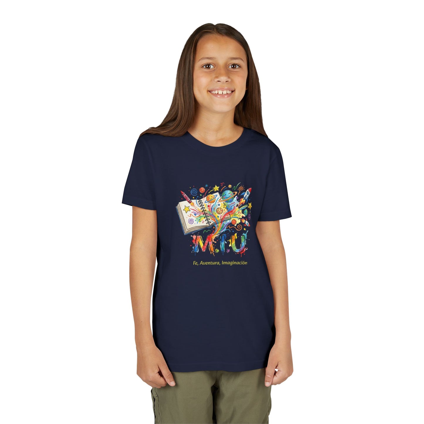 Camiseta Unisex Niños M.I.U — Logo Libro & Universo | Fe, Aventura, Imaginación