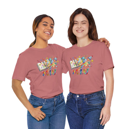 Camiseta Unisex Adulto M.I.U — Logo Libro & Universo | Fé, Aventura, Imaginación