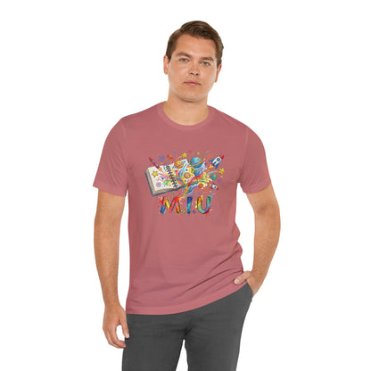 Camiseta Unisex Adulto M.I.U — Logo Libro & Universo | Fé, Aventura, Imaginación