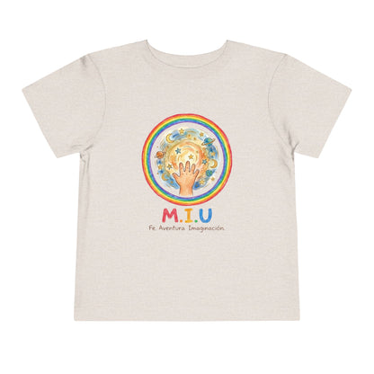 Camiseta Toddler M.I.U — Logo Manito Arcoíris | Fe, Aventura, Imaginación