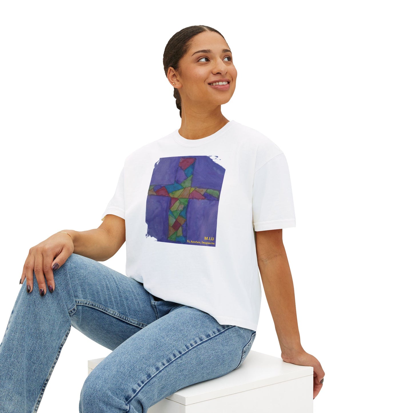 Camiseta para Mamá — Arte de Ignacio | Cruz Vitral | Fe, Aventura, Imaginación | M.I.U