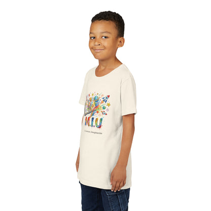Camiseta Unisex Niños M.I.U — Logo Libro & Universo | Fe, Aventura, Imaginación