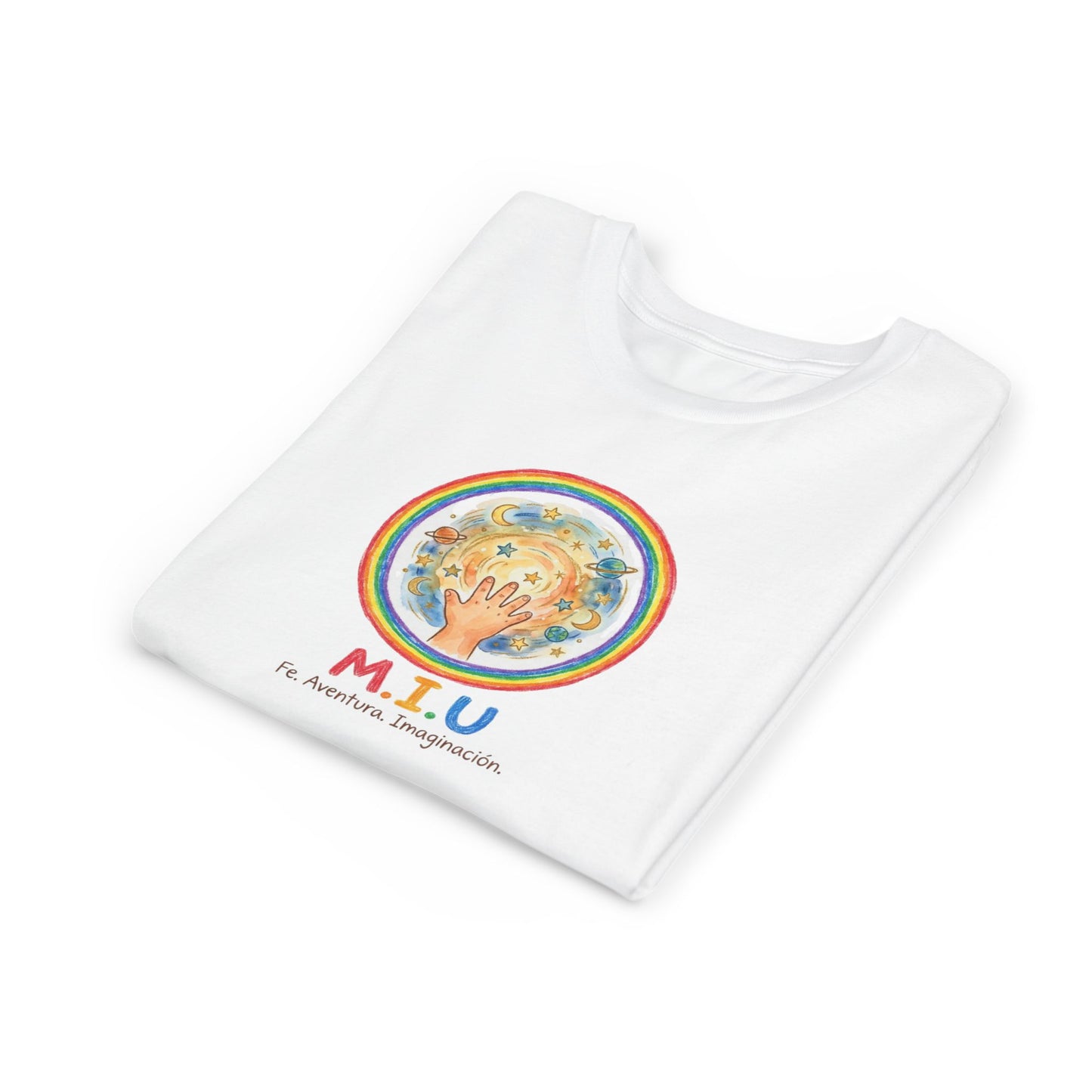 Camiseta Unisex Niños M.I.U — Logo Manito Arcoíris | Fe, Aventura, Imaginación
