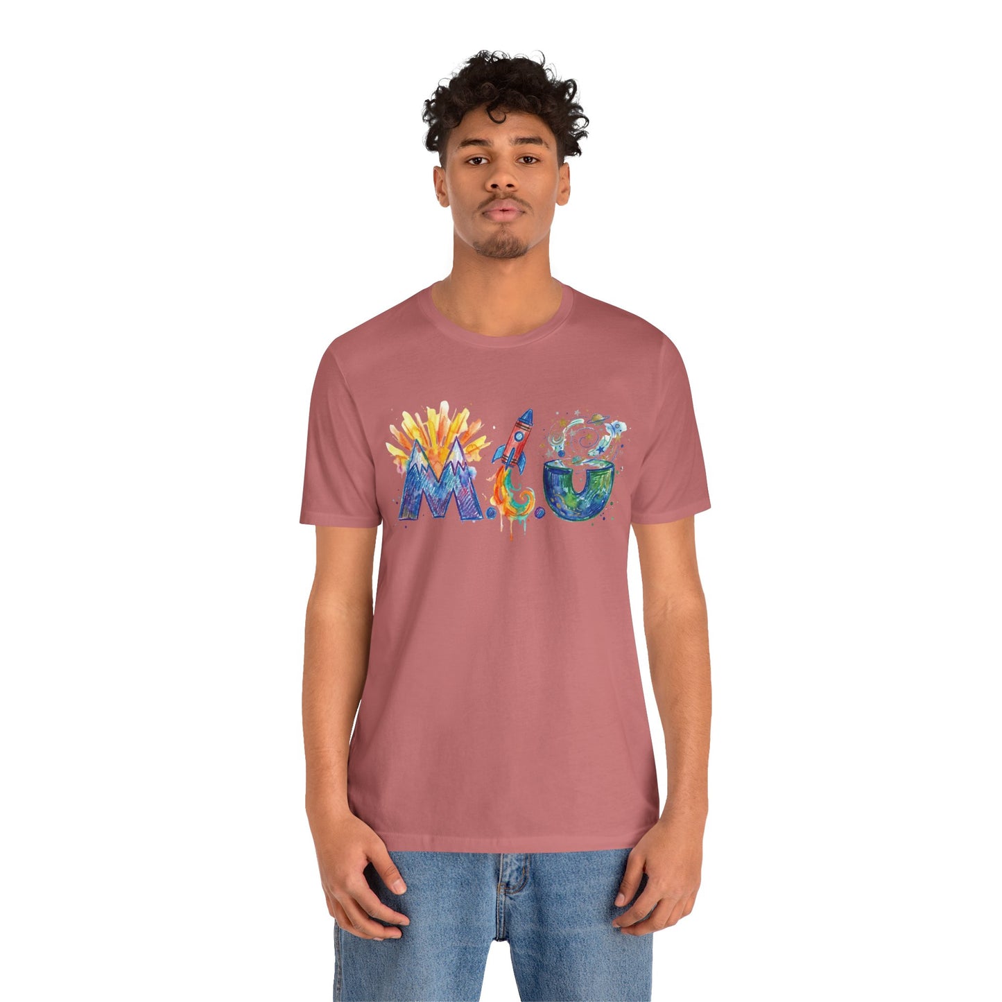 Camiseta Unisex Adulto M.I.U — Logo Fe, Aventura, Imaginación | Cohete & Universo
