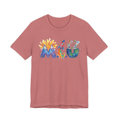Camiseta Unisex Adulto M.I.U — Logo Fe, Aventura, Imaginación | Cohete & Universo