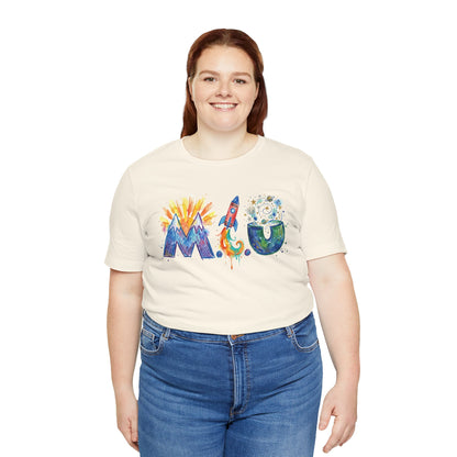 Camiseta Unisex Adulto M.I.U — Logo Fe, Aventura, Imaginación | Cohete & Universo