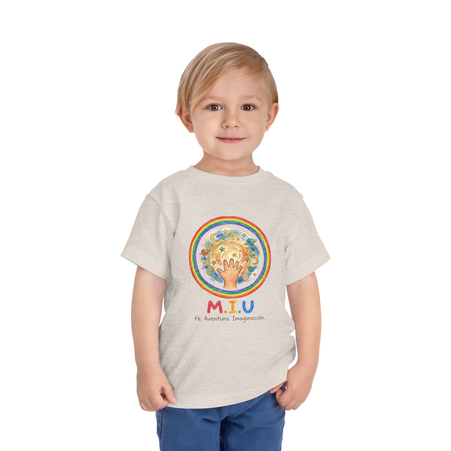 Camiseta Toddler M.I.U — Logo Manito Arcoíris | Fe, Aventura, Imaginación