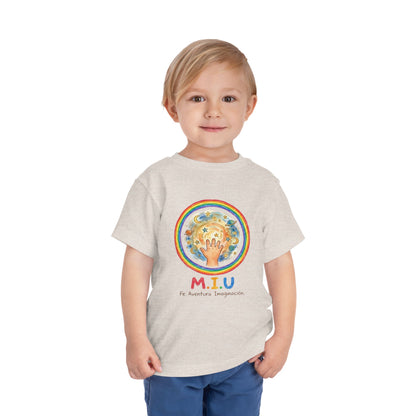 Camiseta Toddler M.I.U — Logo Manito Arcoíris | Fe, Aventura, Imaginación