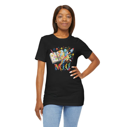 Camiseta Unisex Adulto M.I.U — Logo Libro & Universo | Fé, Aventura, Imaginación